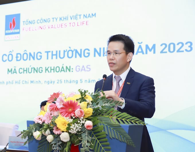 Ông Phạm Văn Phong – Tổng giám đốc PV GAS báo cáo kế hoạch phát triển 2023, khẳng định quyết tâm và nỗ lực phát triển doanh nghiệp tiên phong ngành công nghiệp khí.