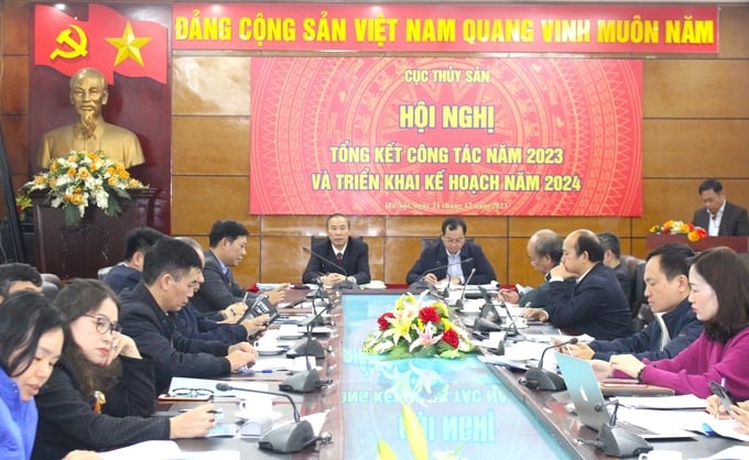 Theo Thứ trưởng Phùng Đức Tiến, phát triển ngành thủy sản xanh, bền vững là yêu cầu bắt buộc, không thể đảo ngược. Ảnh: Trung Quân.