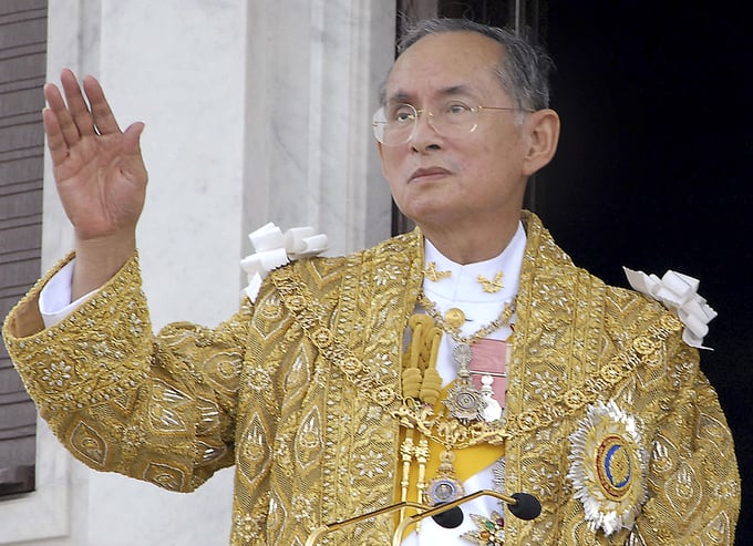 Vua Bhumibol Adulyadej năm 2006.