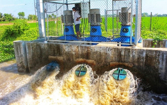 Các địa phương trên địa bàn TP Cần Thơ quan tâm xây dựng các mô hình thủy lợi khép kín để chủ động tưới tiêu và phòng chống úng, hạn. Ảnh: Kim Anh.