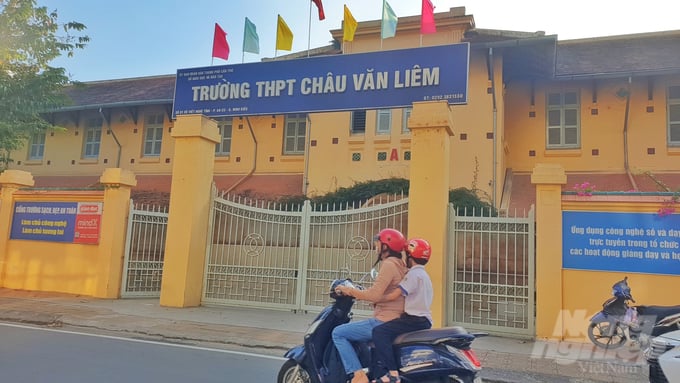 Sự cố nổ ống nghiệm trong lúc thực hành đã xảy ra tại Trường THPT Châu Văn Liêm. Ảnh: Kim Anh.